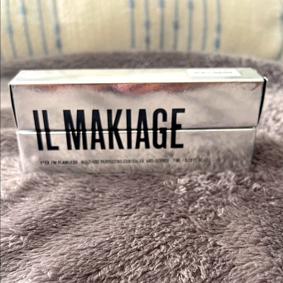 IL MAKIAGE Silver Multi-Use Concealer - Picture 1 of 2